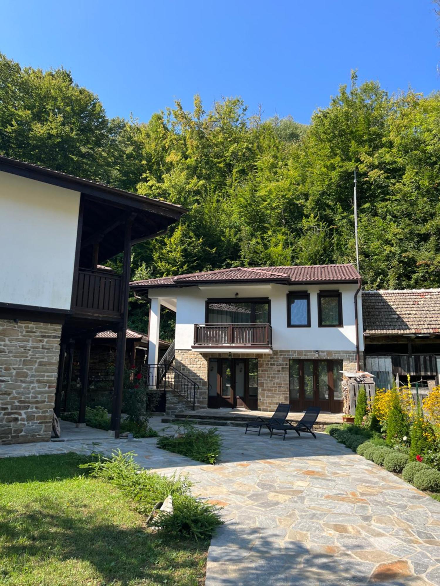 Verta House Trjavna Exteriör bild